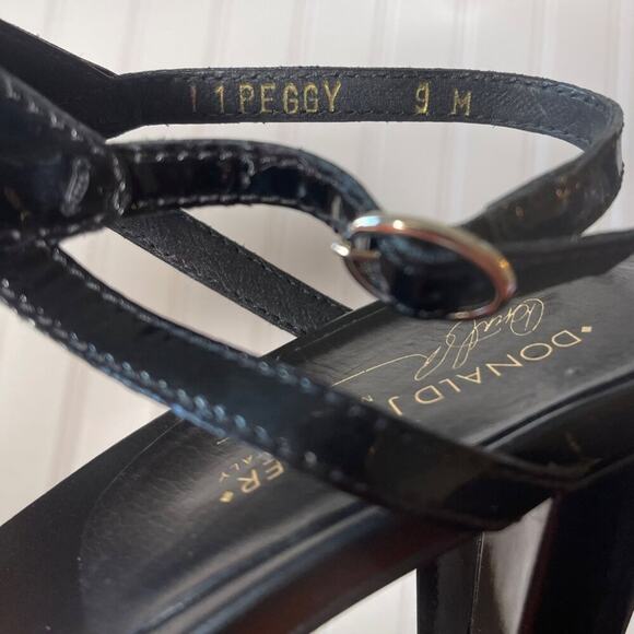 Donald J Pliner Peggy Black Patent Leather T-Strap Heeled Sandals Women’s 9M - Picture 5 of 9